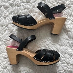 Hasbeens black leather heeled clogs